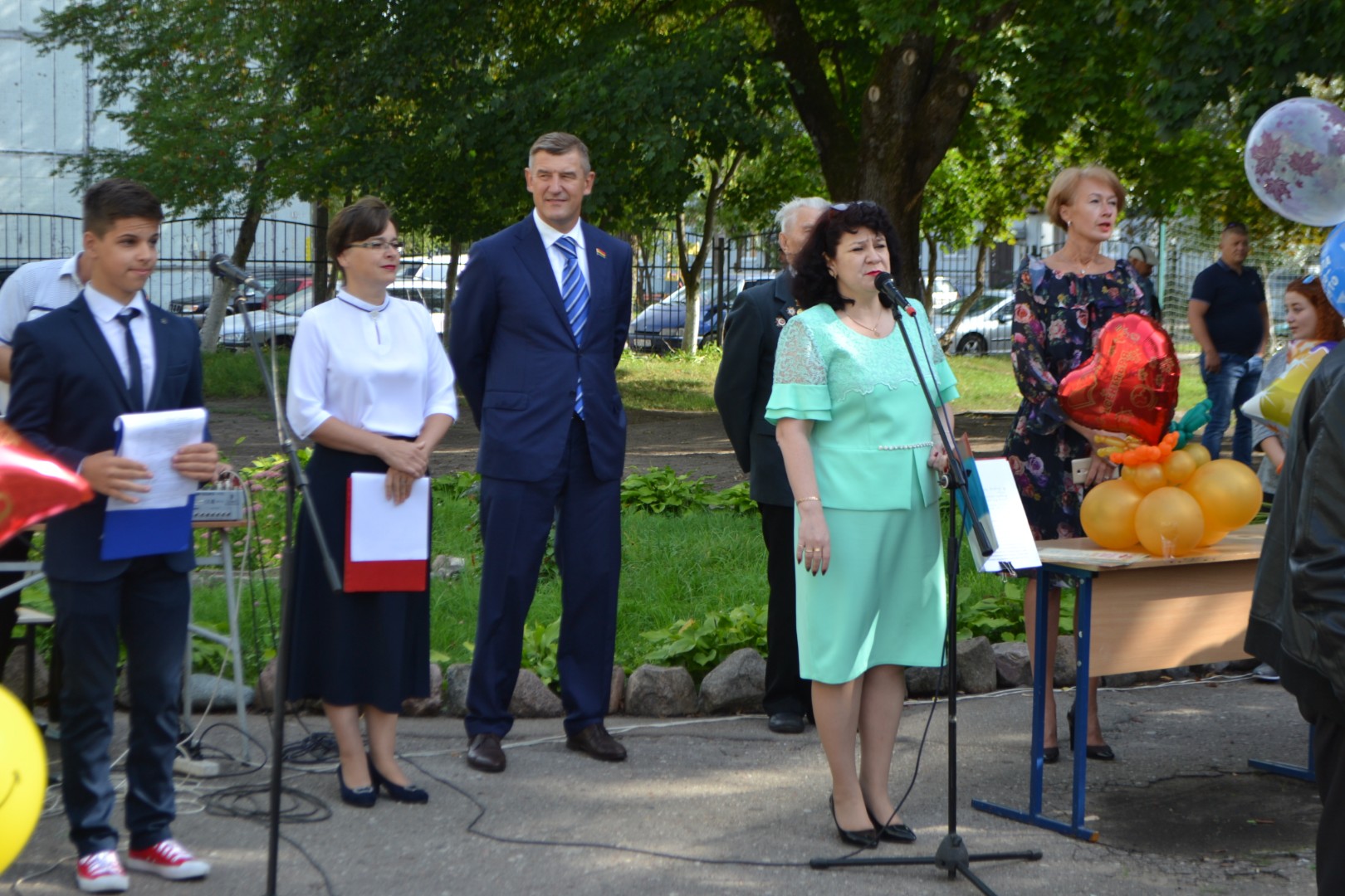 День знаний в любимой школе