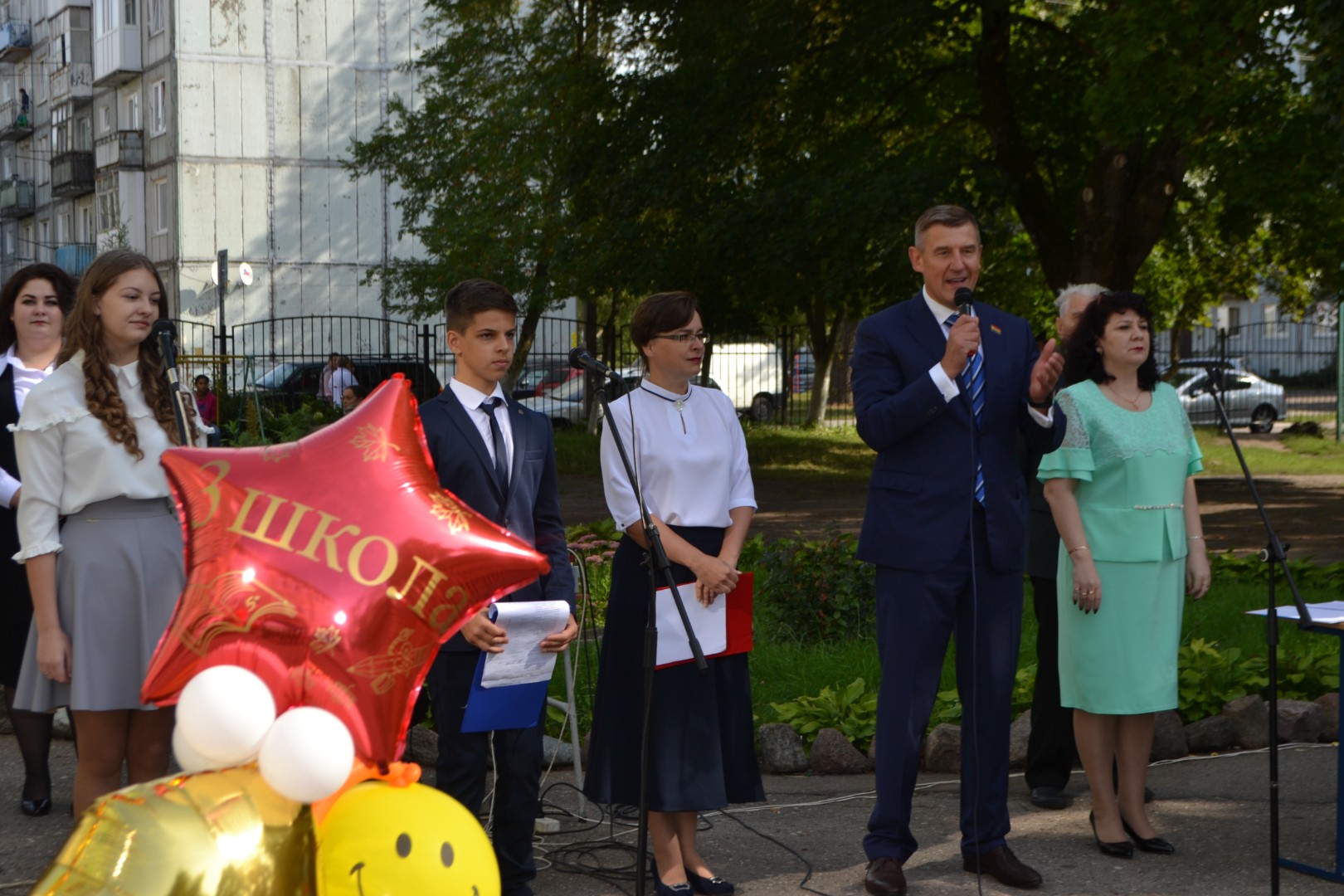 День знаний в любимой школе