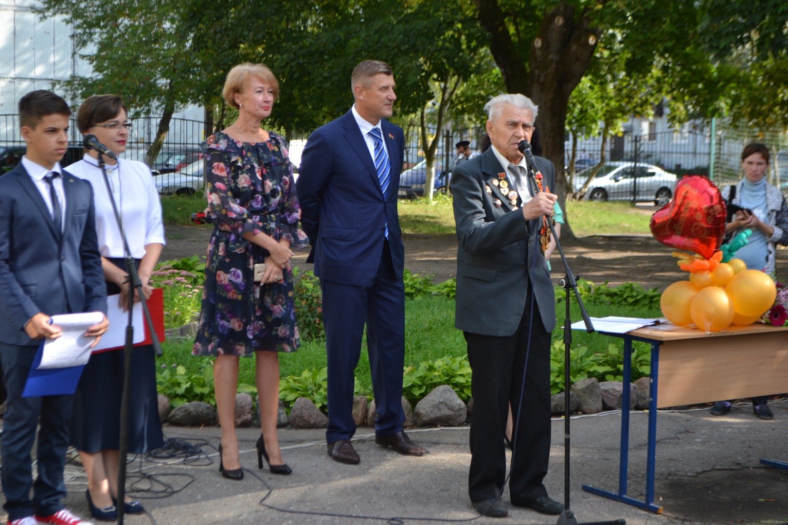 День знаний в любимой школе