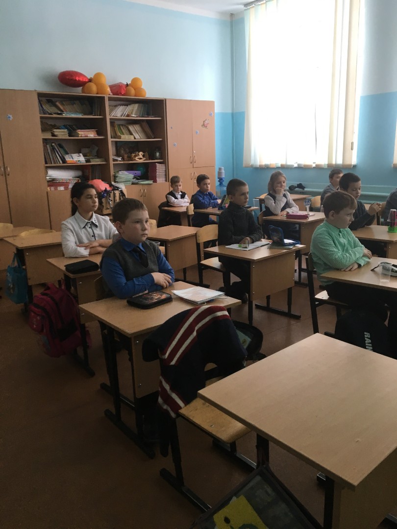 Классные часы, посвящённые 75 -летию снятия блокады города Ленинграда.