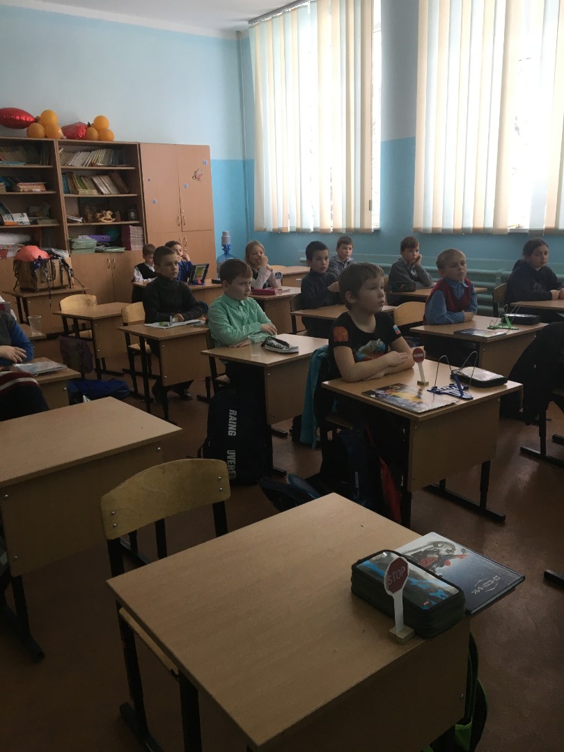 Классные часы, посвящённые 75 -летию снятия блокады города Ленинграда.