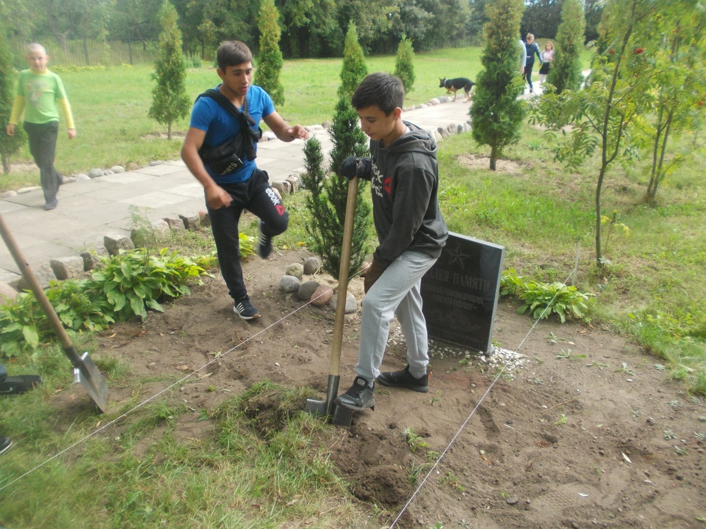 Реконструкция памятного знака