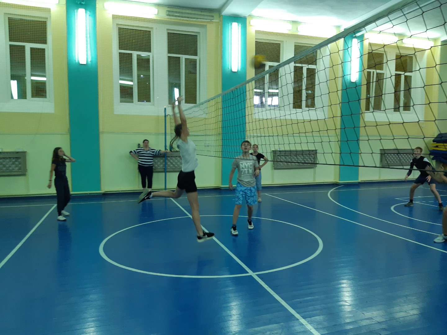 Играем в Пионербол!