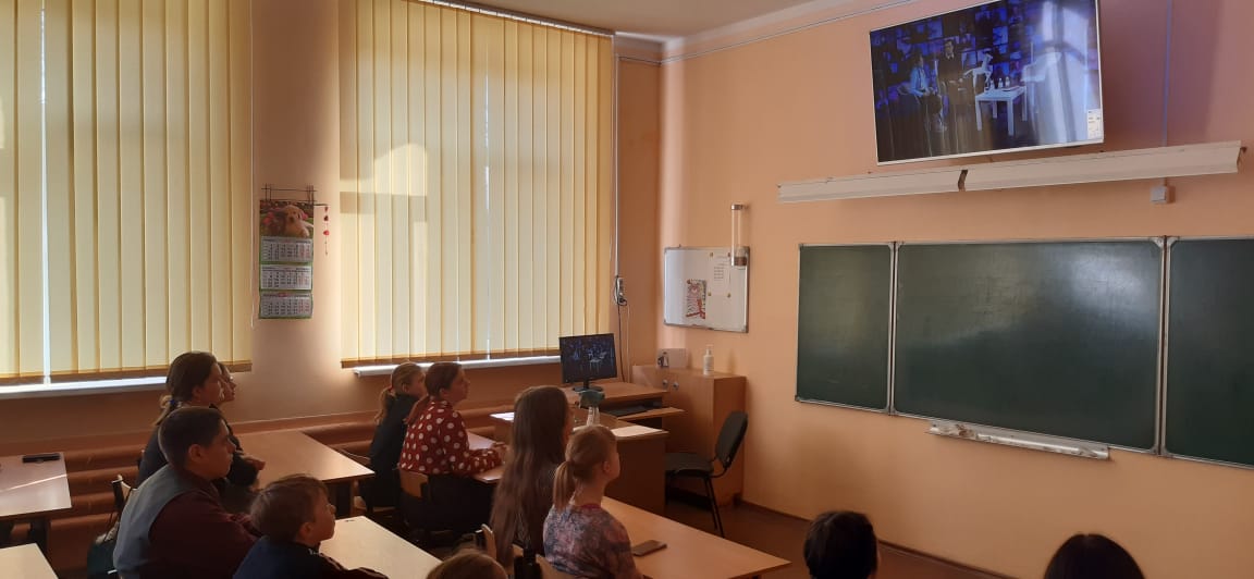 Всероссийский открытый урок «Защитники мира» в среднем звене