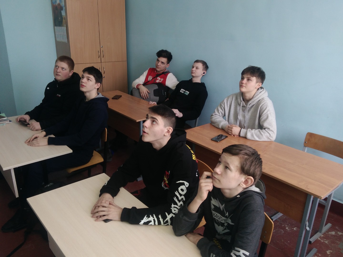 Классный час "Историческая правда" в 9Б классе