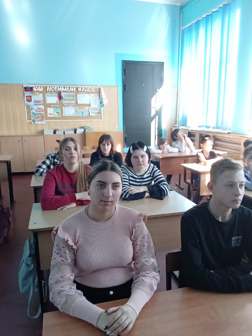 Всероссийский Урок Мужества «Герои нашего времени» в 9В классе