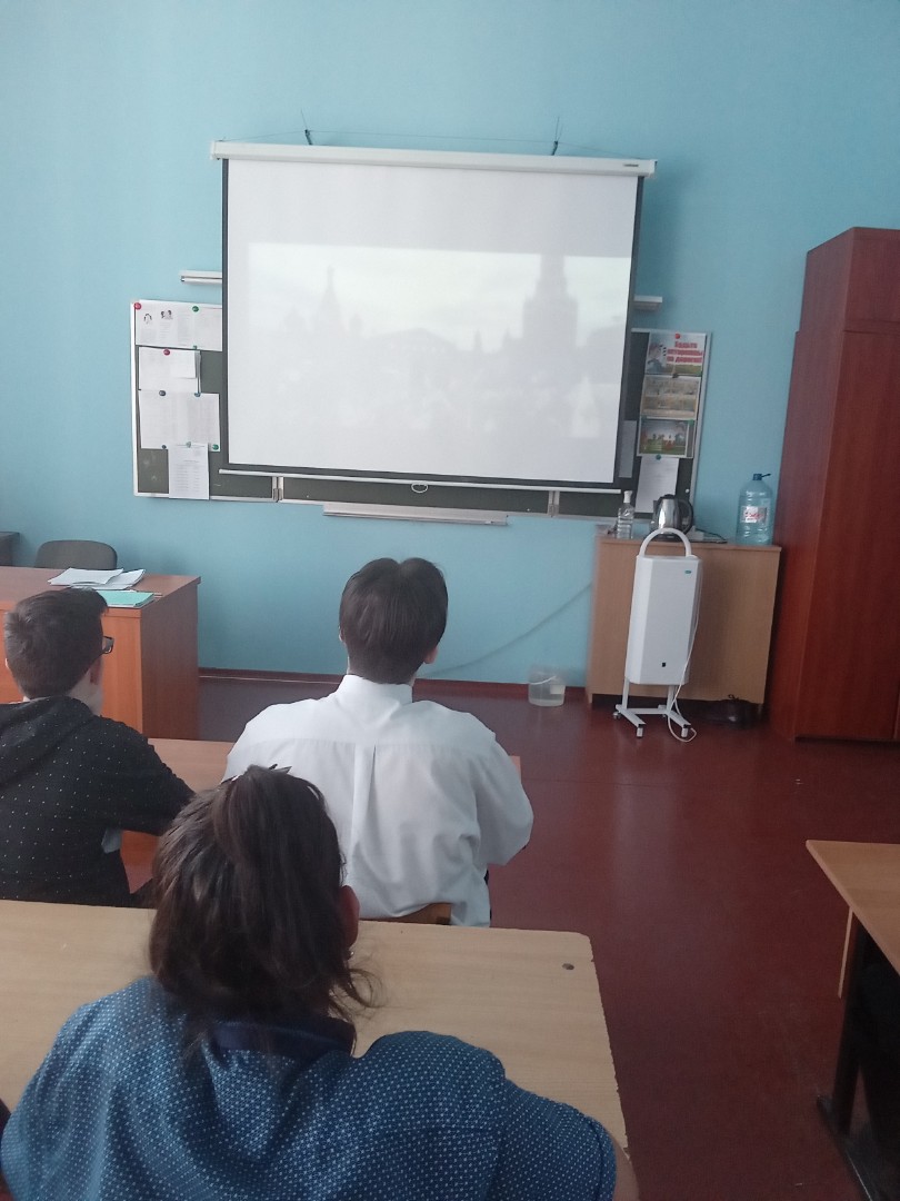 Всероссийский урок «Русская весна». Урок в 9А и 9В