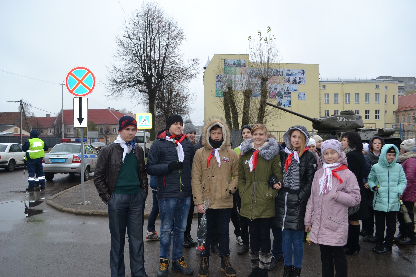 Школьники почтили память советских разведчиков
