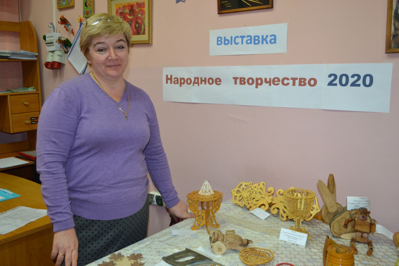 Выставка работ народного творчества, сделанных руками учащихся
