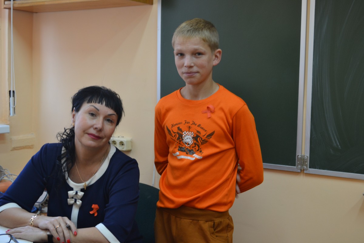 1 декабря ученики школы провели акцию в рамках Международного дня борьбы со СПИДом.
