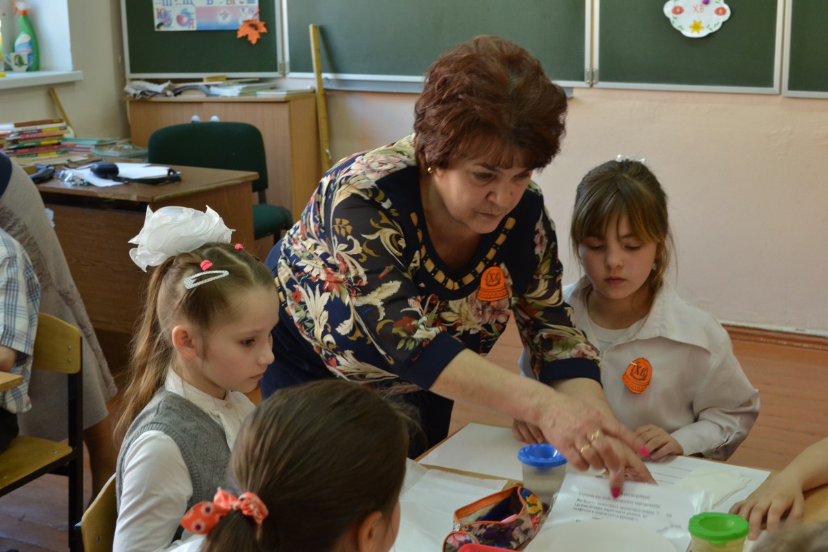 Ученики и учителя возрождали православные традиции светлого праздника - Пасхи