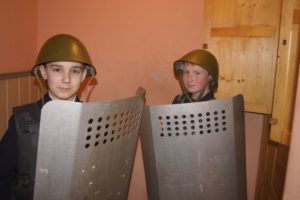 Ваша служба и опасна и трудна…