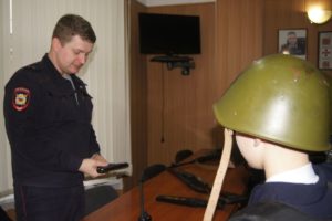 Ваша служба и опасна и трудна…