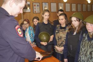 Ваша служба и опасна и трудна…