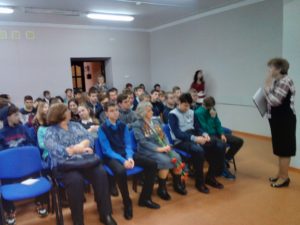 Поклонимся великим тем годам…