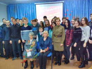 Поклонимся великим тем годам…