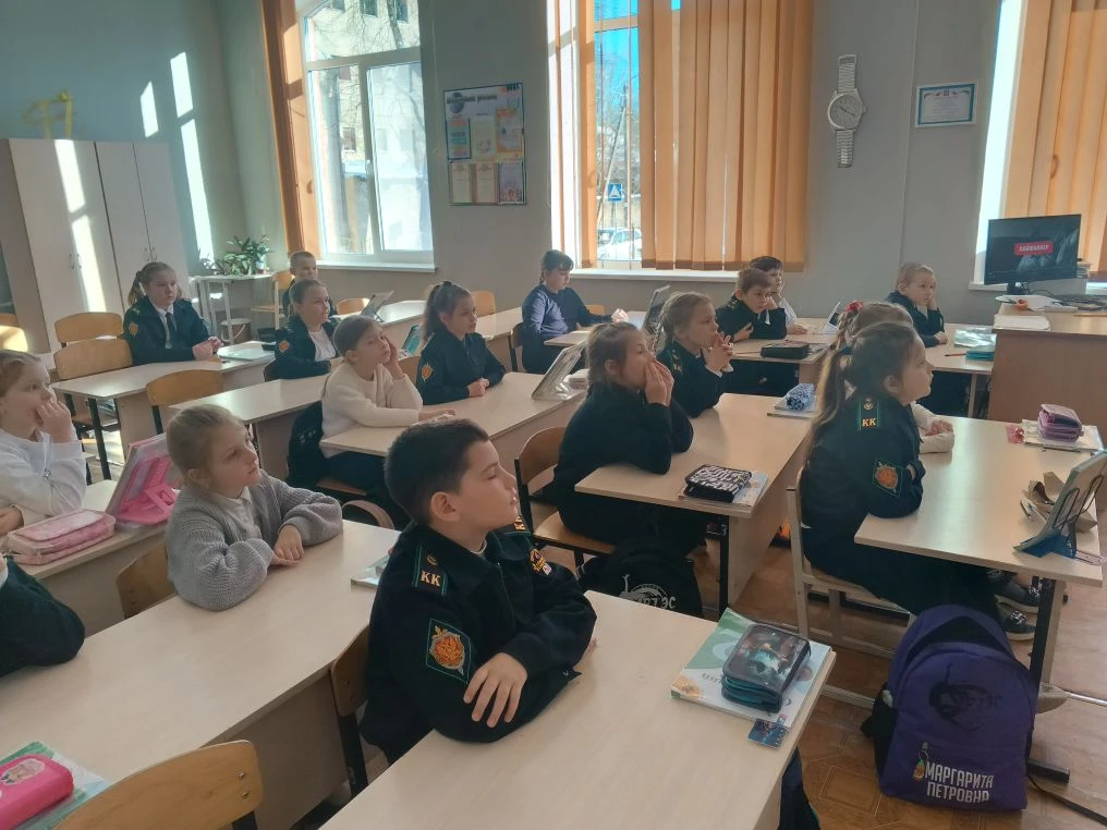 ☝️Безопасность превыше всего: юные друзья пограничников повторили правила зимней безопасности