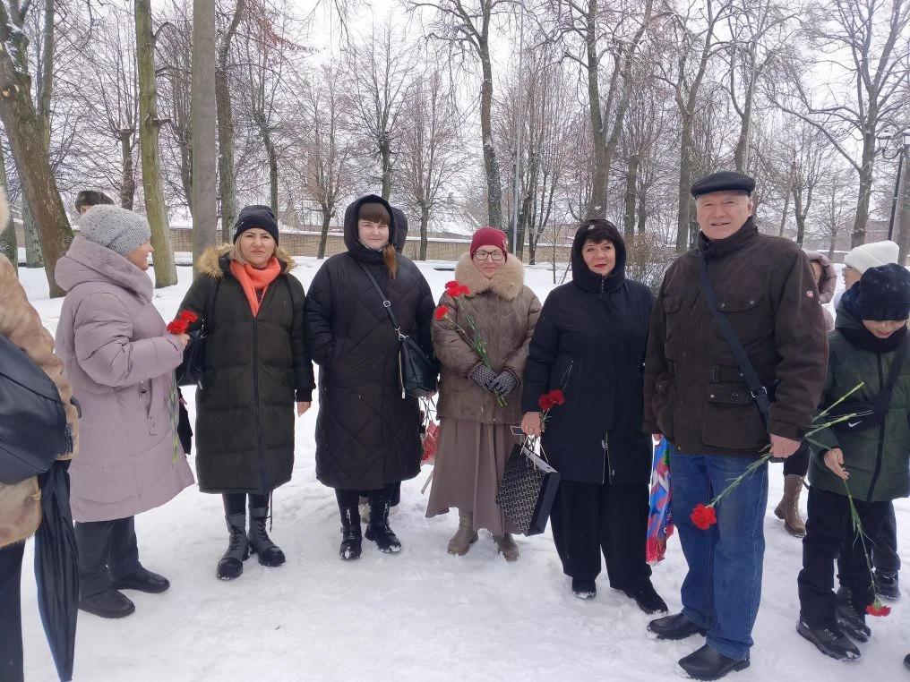 🇷🇺В День защитника Отечества, 23 февраля, Советск по традиции собрался у Вечного огня на мемориальном комплексе «Танк»