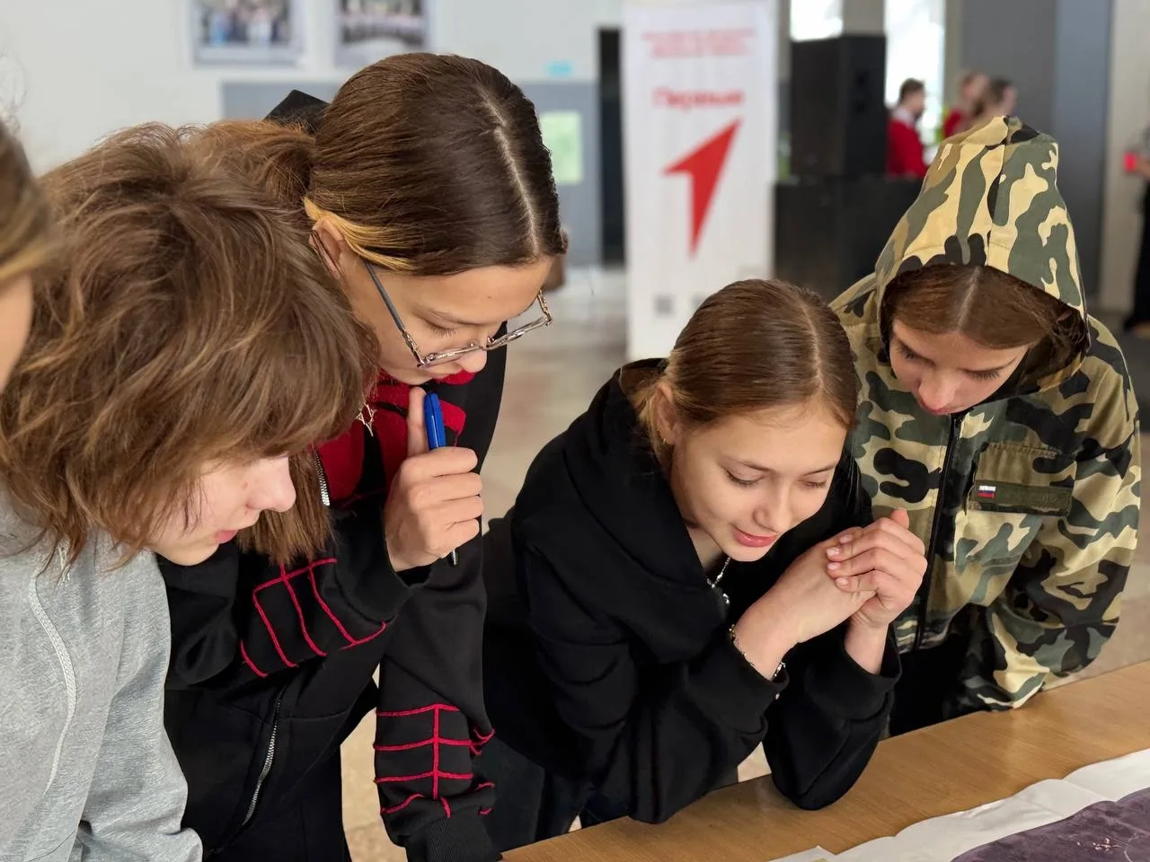 🌟Сегодня в нашем городе состоялась военно‑патриотическая игра «Зарница 2.0» от Движения Первых среди школ нашего города! 🪖