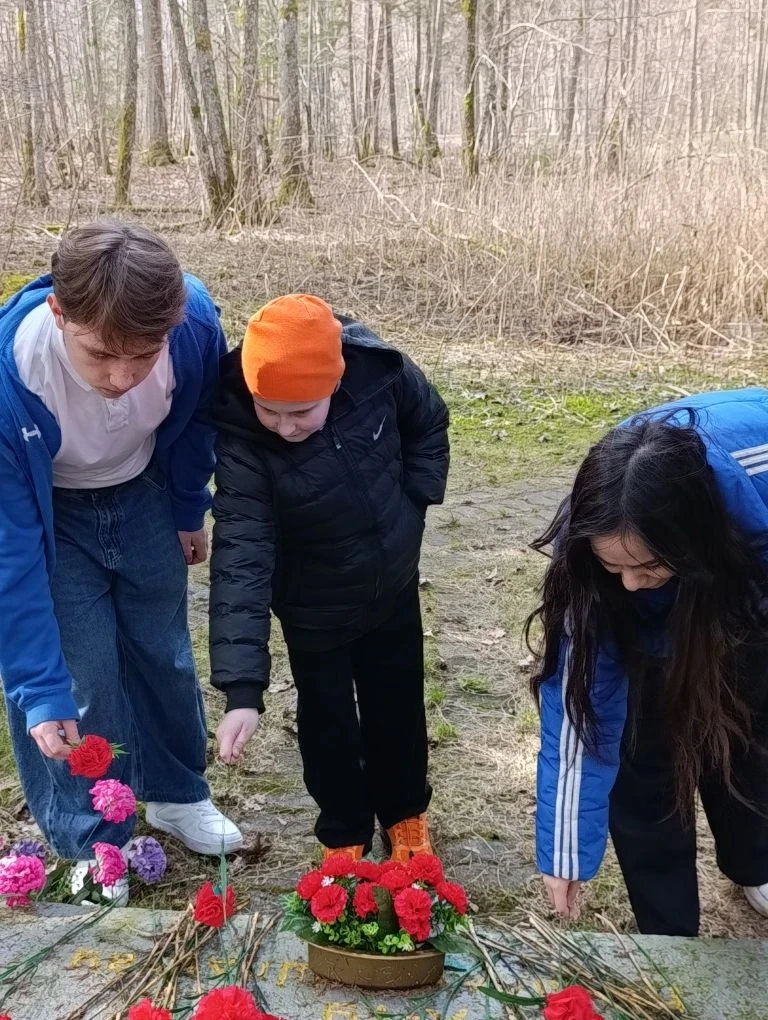 ✔️Группа обучающихся 9.5 класса корпуса №3 принимает участие в региональном конкурсе «Память в объективе: маршрутами военной разведки»