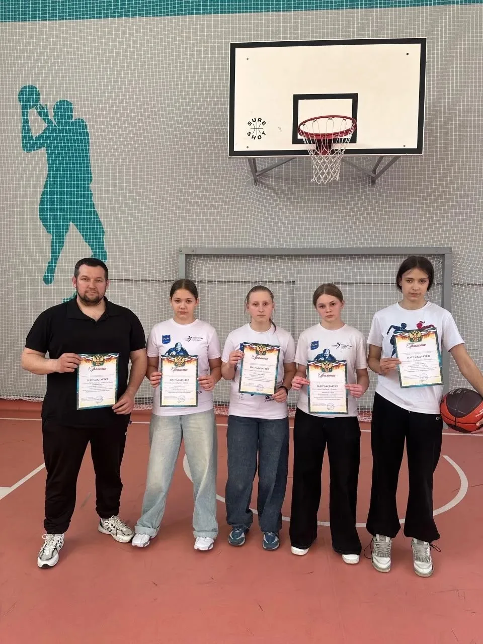 🤝Спешим поздравить команду наших баскетболисток 🏀 с победой в муниципальном этапе Всероссийских спортивных игр школьников «Президентские спортивные игры»