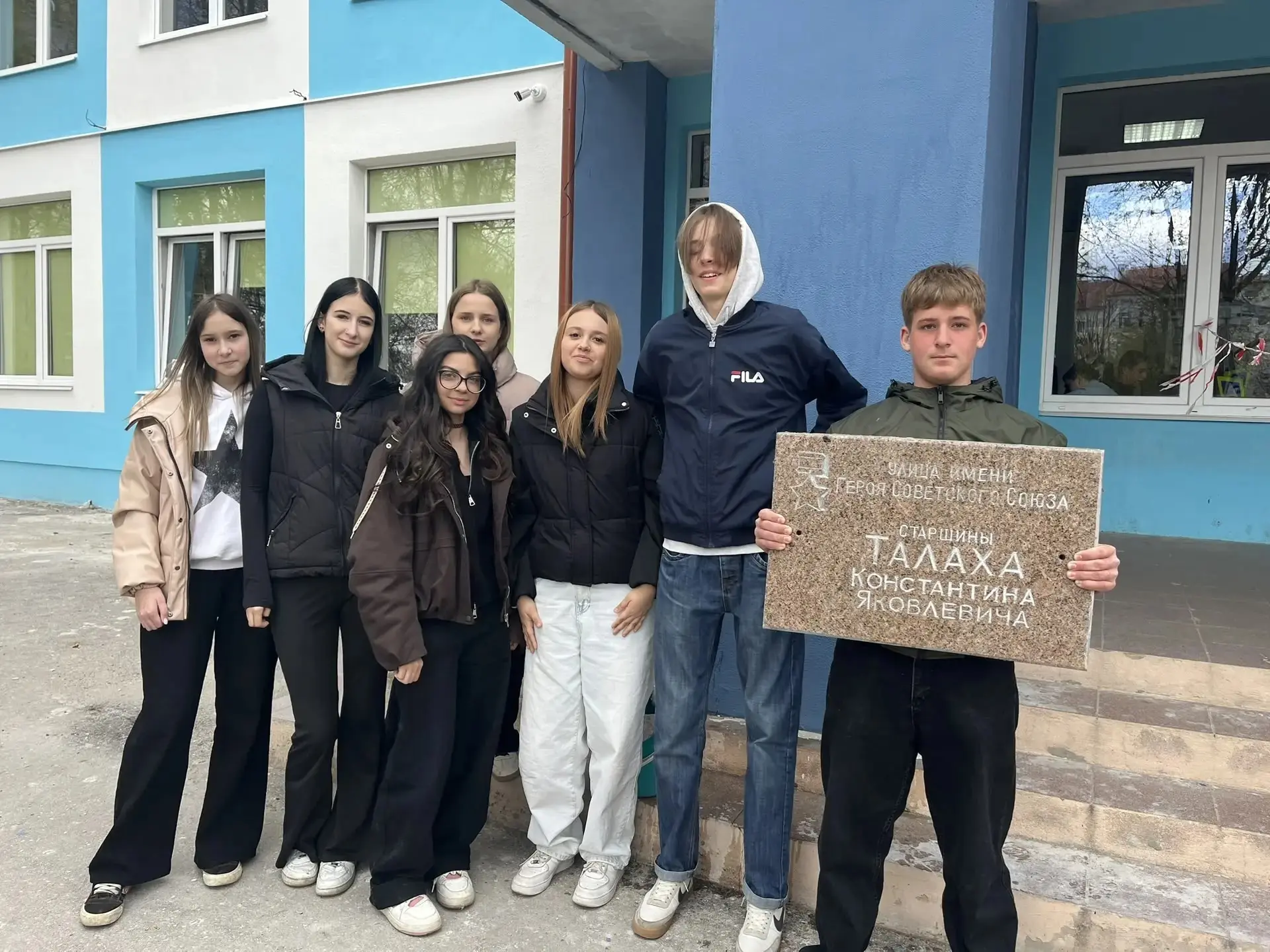 💐В преддверии великого праздника – Дня Победы – наши ученики и юнармейцы приняли участие в благородной акции по благоустройству мест воинской славы