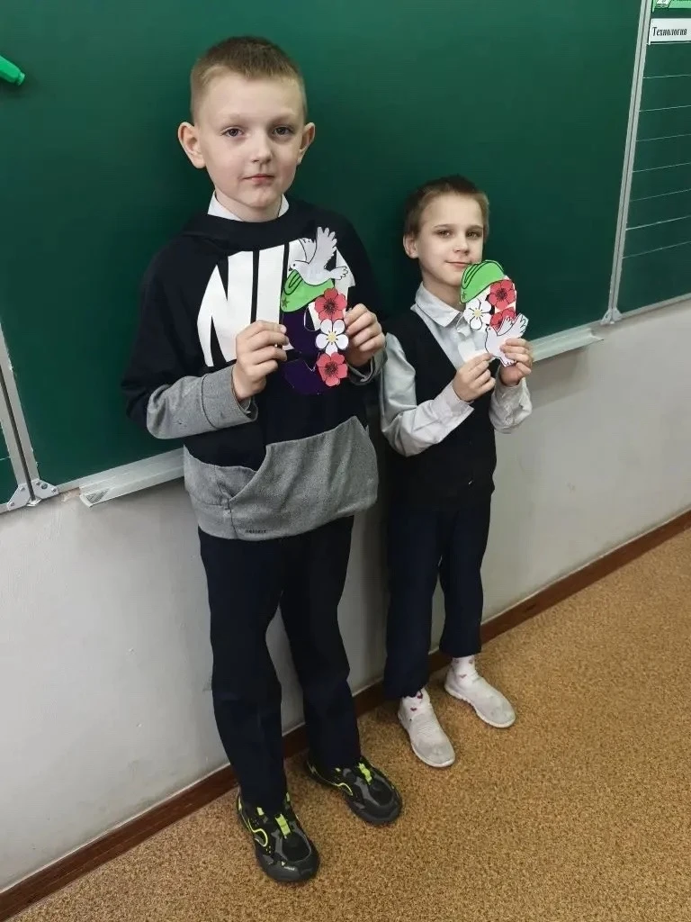 🪖В первичном отделении школы им.героя Советского Союза К.Я.Талаха Движения Первых прошла всероссийская акция «Эхо Победы», посвященная празднованию годовщины Победы в Великой Отечественной войне 1941–1945 годов