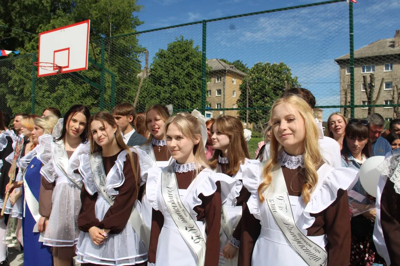 🔔🎈По всей стране прозвучала особенная мелодия – мелодия прощания со школой