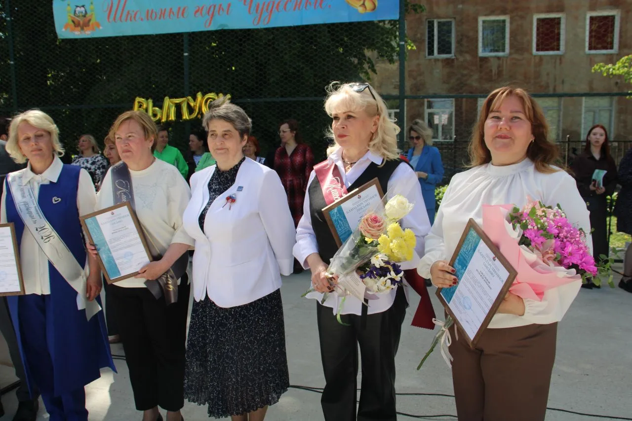 🔔🎈По всей стране прозвучала особенная мелодия – мелодия прощания со школой