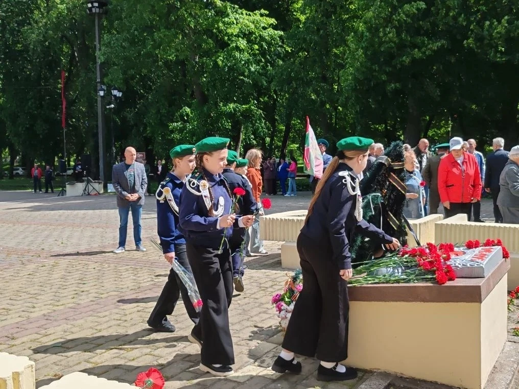 🇷🇺Сегодня мы отмечаем праздник тех, кто стоит на страже наших рубежей