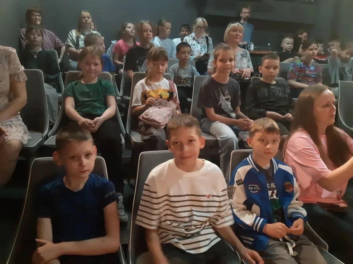 🎭Культурный выход в театр для юных инспекторов дорожного движения.