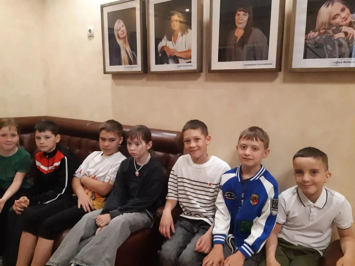 🎭Культурный выход в театр для юных инспекторов дорожного движения.