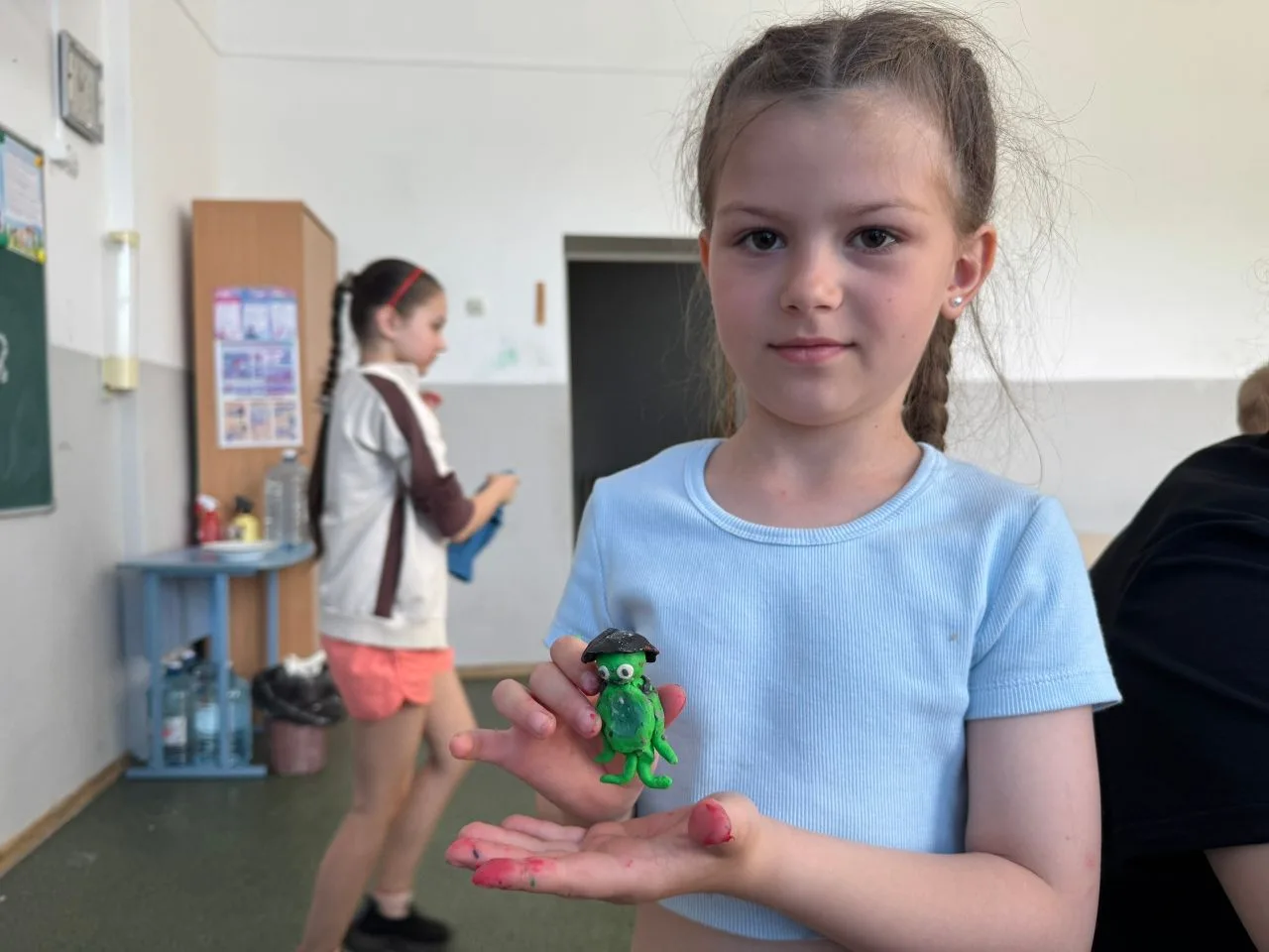 1️⃣«Движение Первых» в школе им. К.Я. Талаха: младшие школьники стали создателями эко-супергероев!🦸‍♂