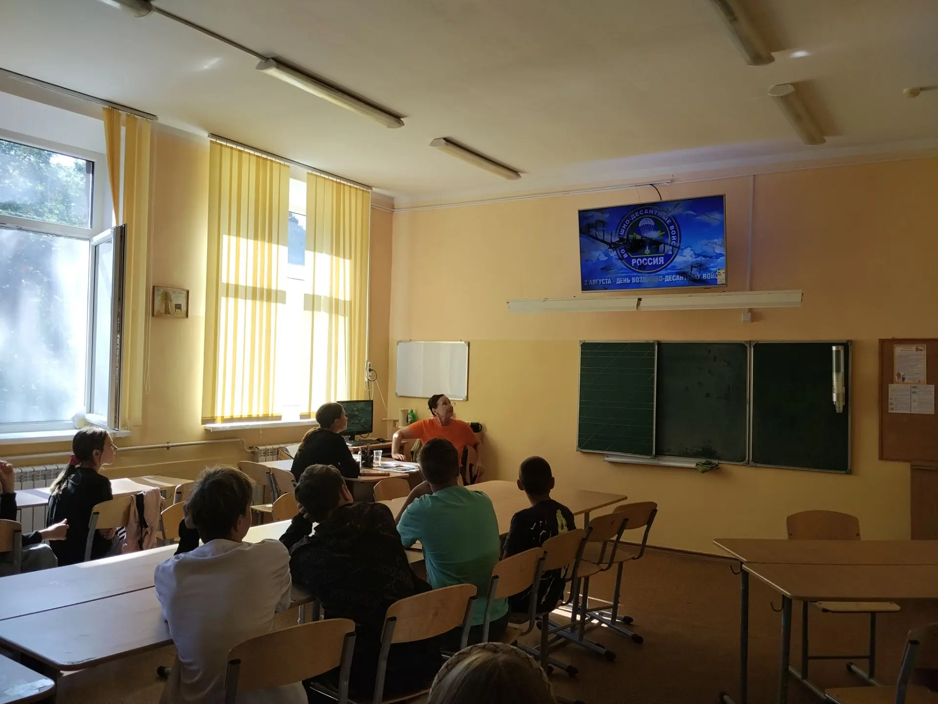 🎉 В ЛОЛ «Наследие» прошла тематическая беседа, посвящённая Дню ВДВ! 🎉