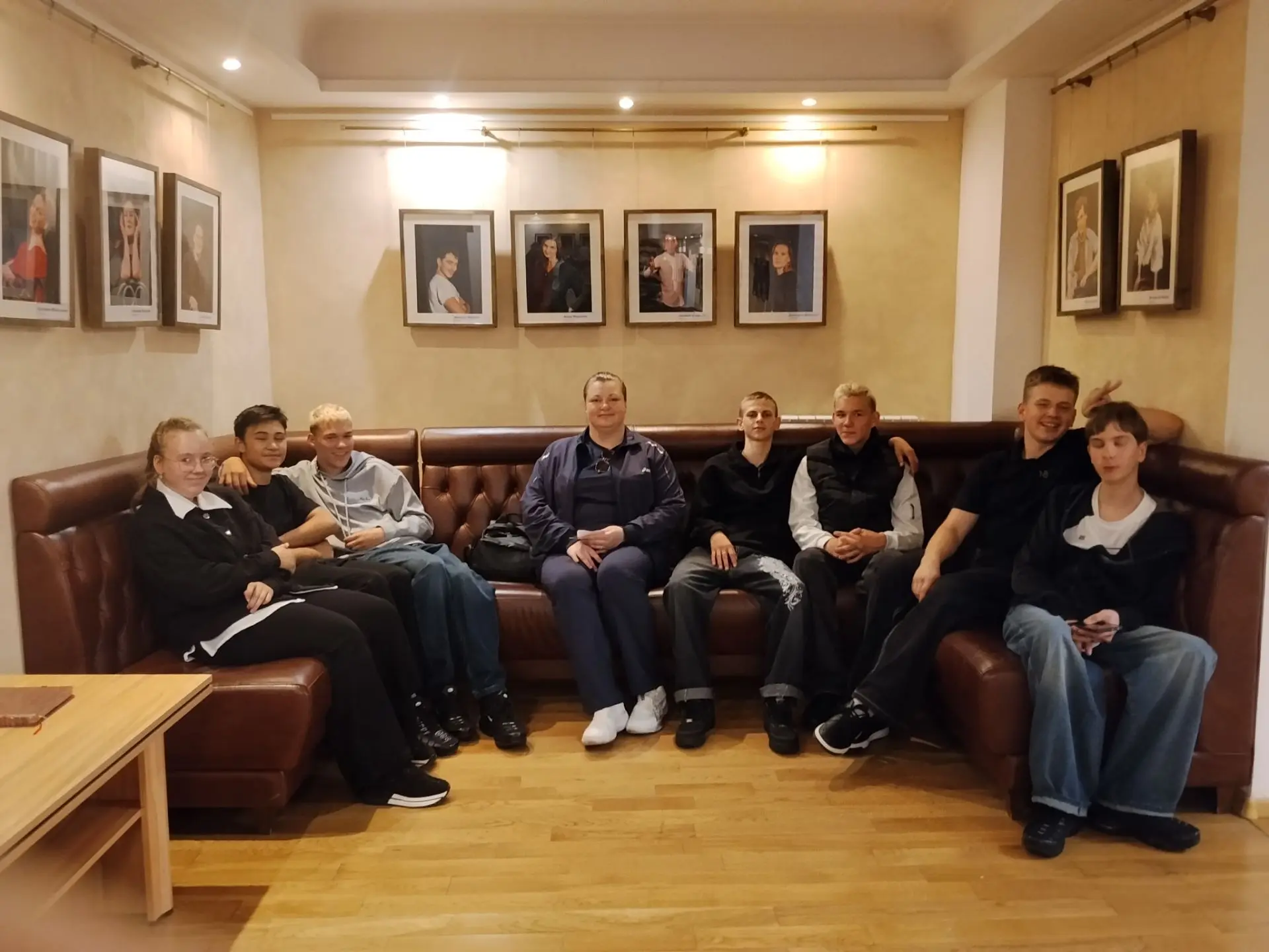 🎭 Театральное погружение: 8–9 классы 3‑го корпуса побывали на спектакле «Взломанный»! 🎭