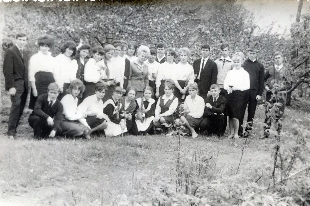 Последний звонок 10 "б". 1966 год.
