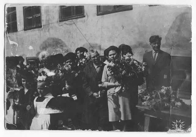 25 мая1968г. Мария Александровна справа-ей на сегодня 80лет, слева Клавдия Михайловна(в очках)