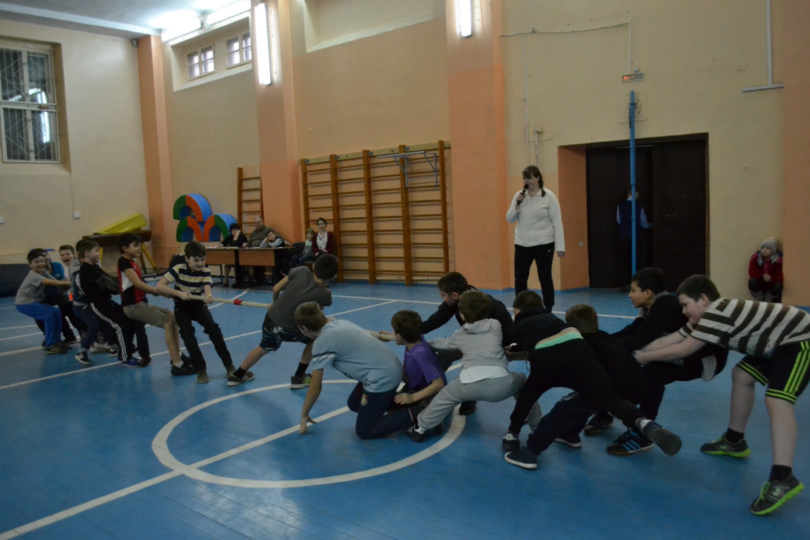 Спортивная игра «А, ну-ка, парни!»