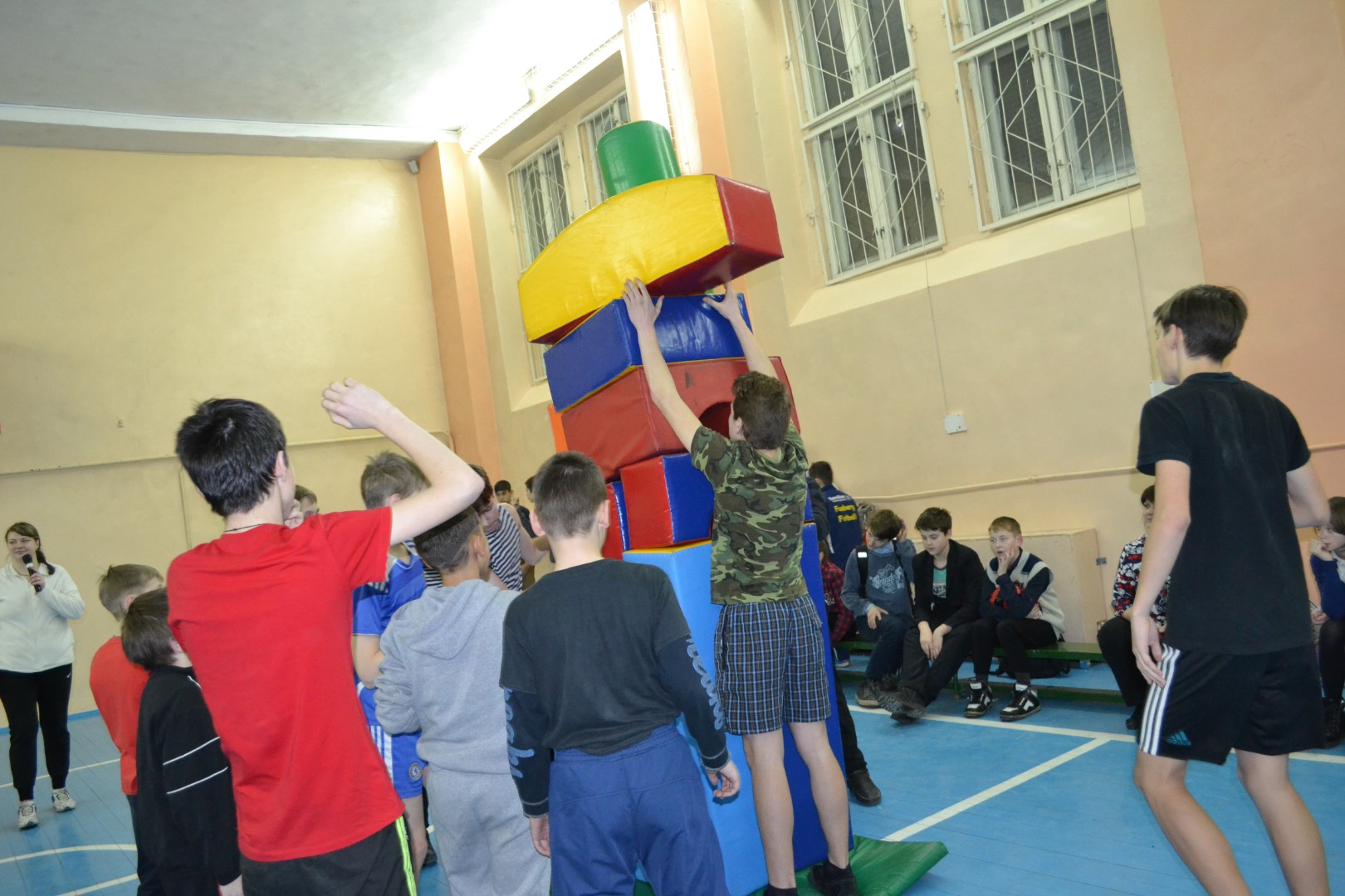 Спортивная игра «А, ну-ка, парни!»