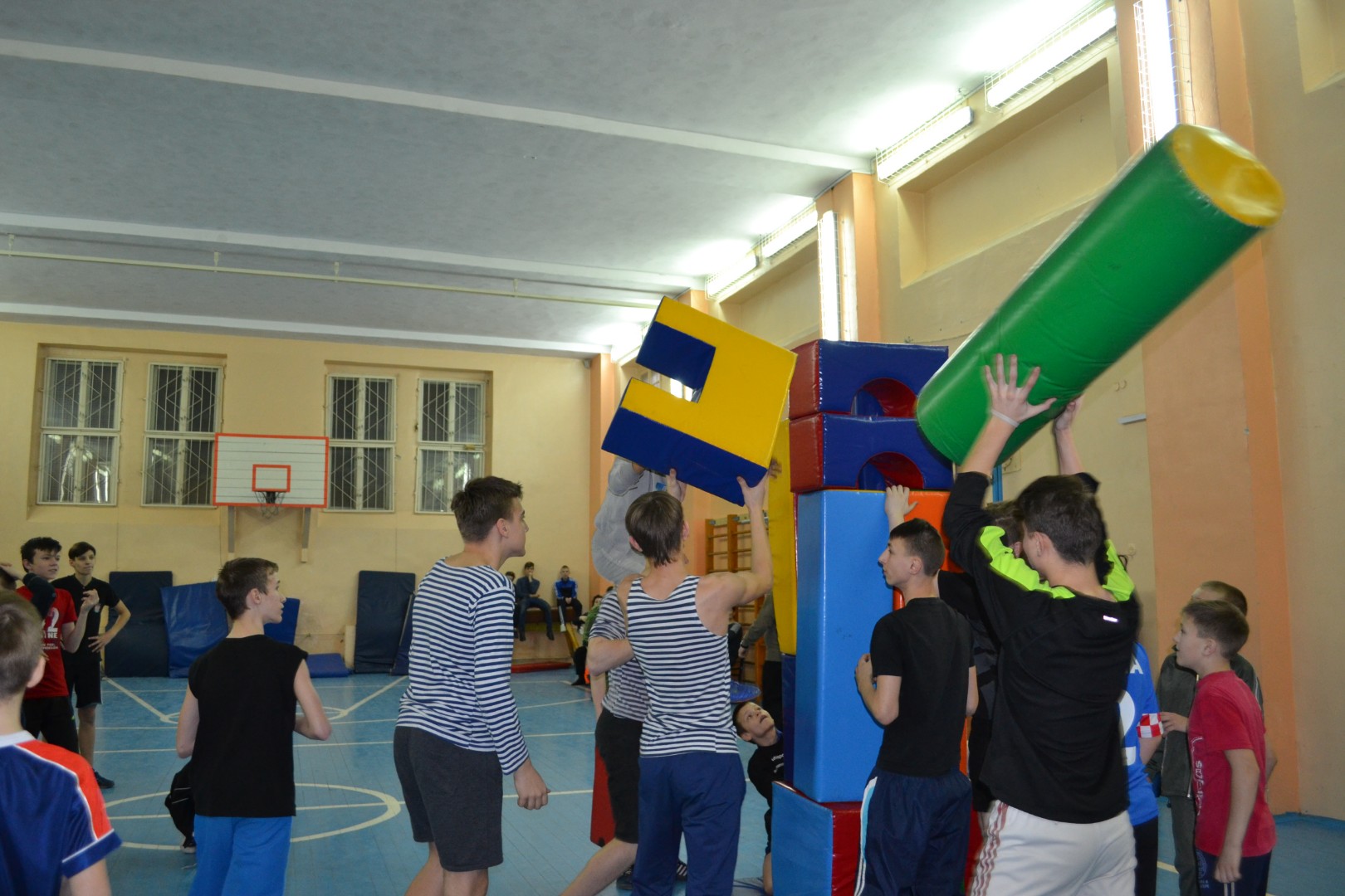 Спортивная игра «А, ну-ка, парни!»