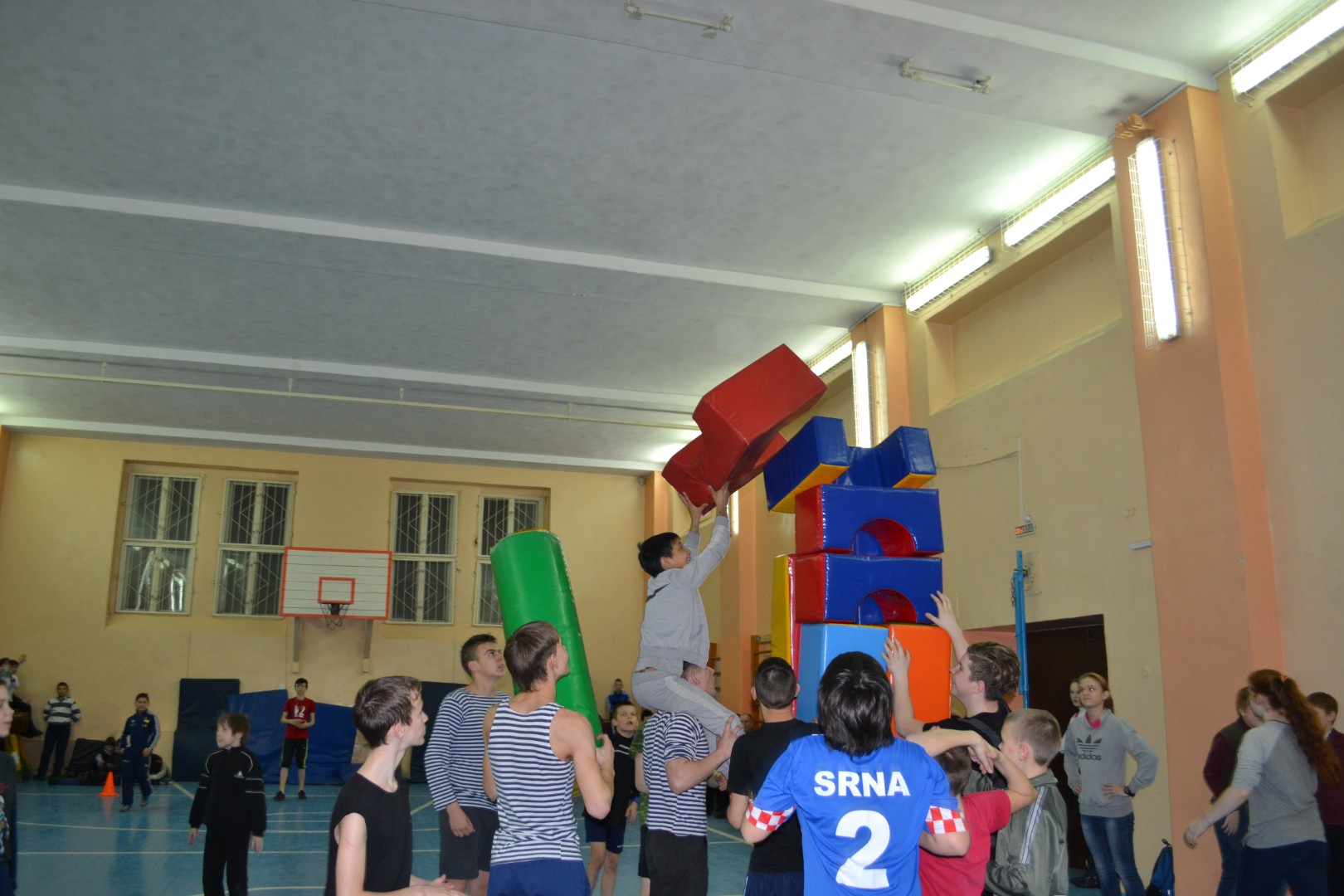 Спортивная игра «А, ну-ка, парни!»