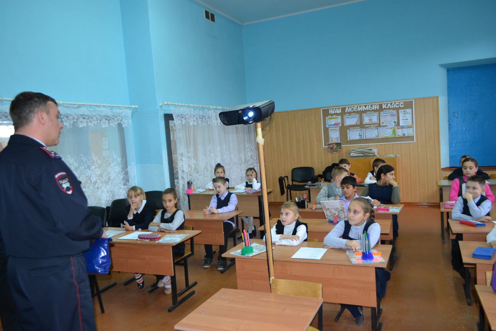 Встреча школьников с инспектором по пропаганде БДД