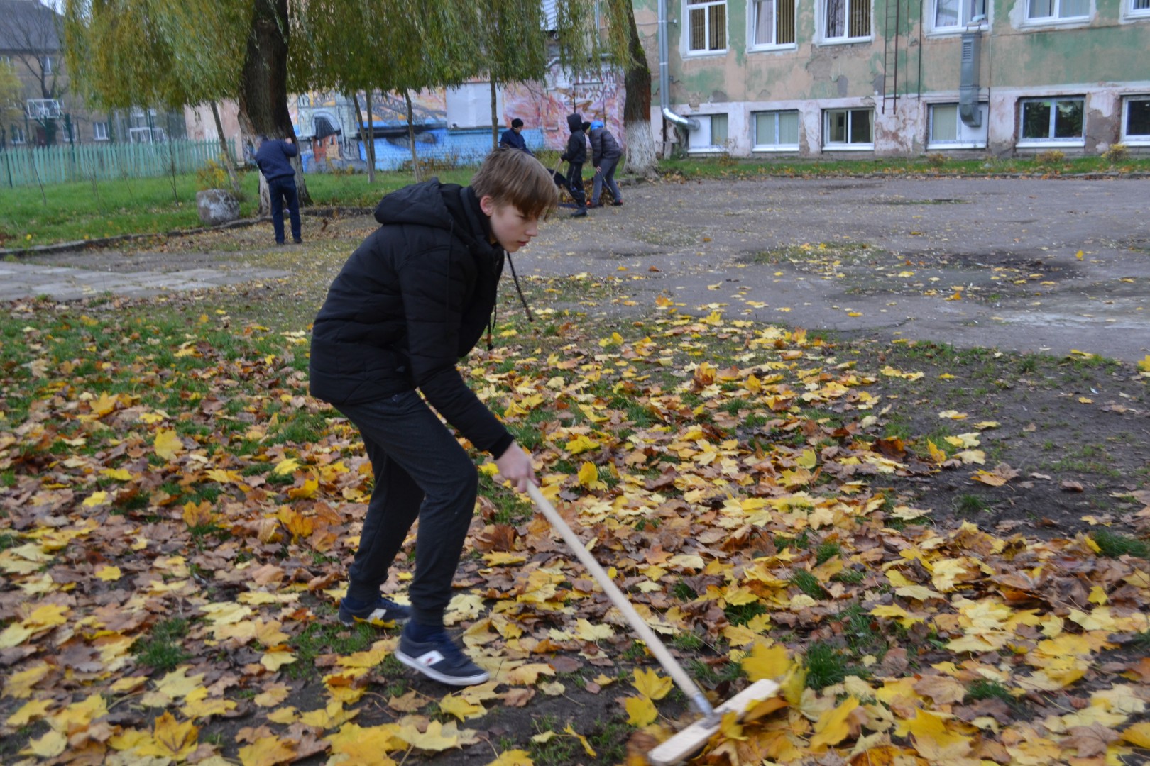 Субботник в школе